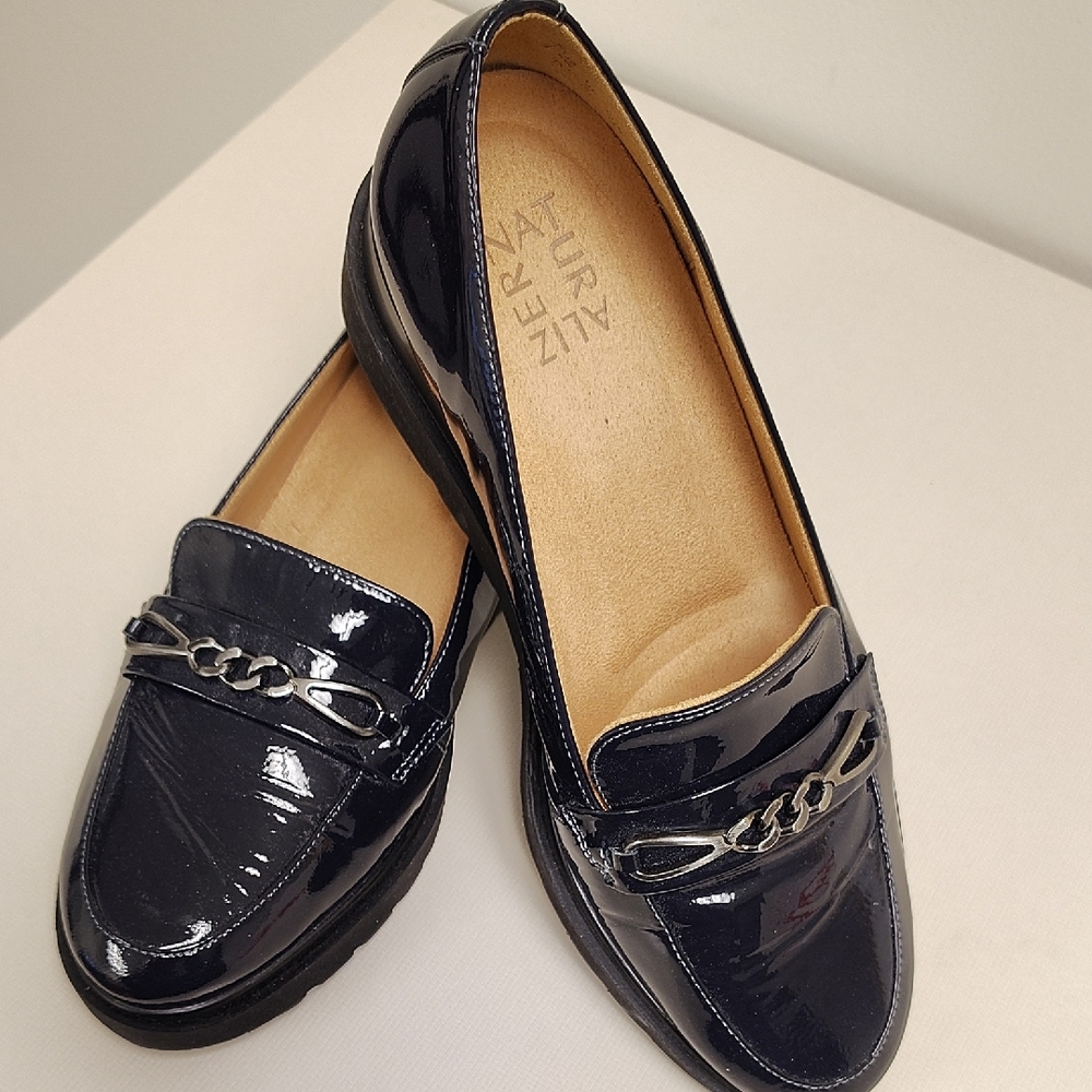 Naturalizer Women's Black Loafers